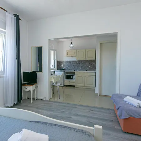 Apartment With Wifi - 19995